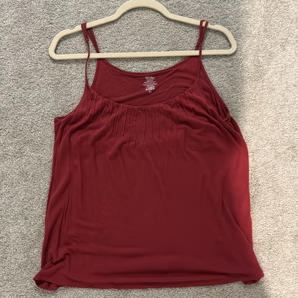 Mossimo Tank Top Camisole with Adjustable Straps & Built in Bra - Maroon/Crimson